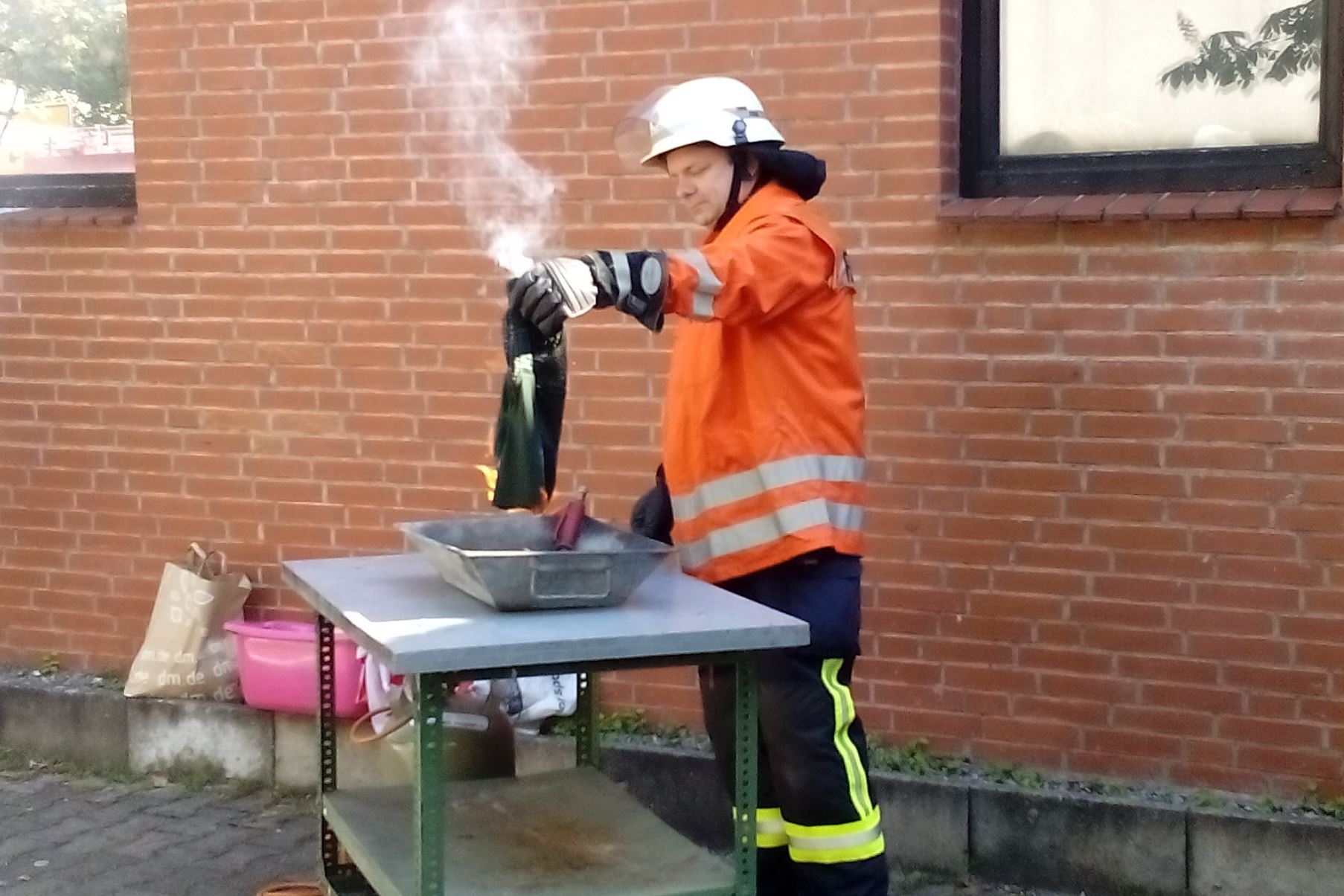 20170522 Brennversuche Textil